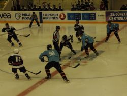 Buz'da gösteri maçı